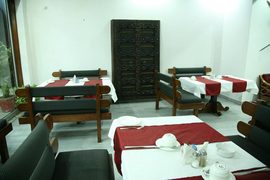 The Royal Residency Hotel New Delhi Extérieur photo